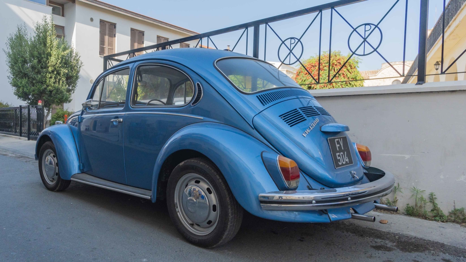 Volkswagen beetle blue back